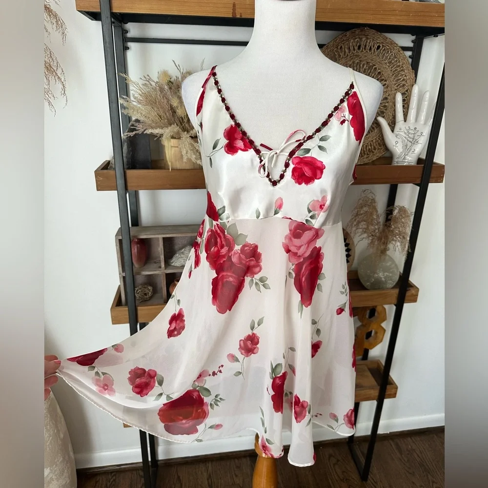 Vintage red rose satin silky 3 piece lingerie set - Picture 5 of 14